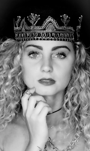 The Beautiful portrait by @iphotox