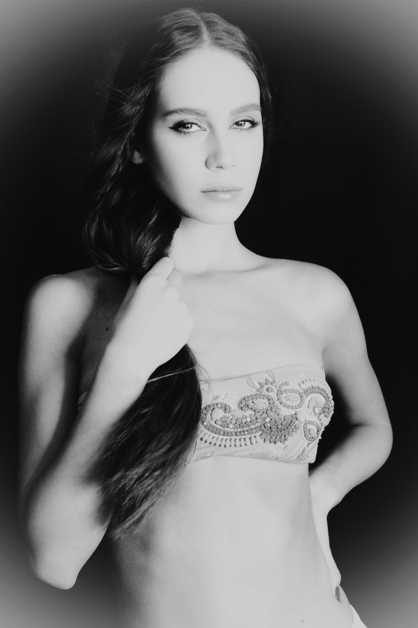 Tehe Beautiful - portrait by @ iphotox photography & Art