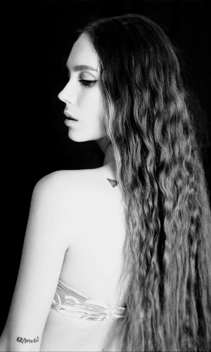 Portrait by @iphotox